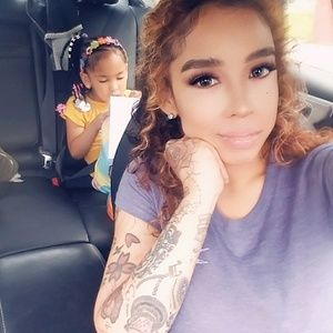 Meet your Posher, Jenee